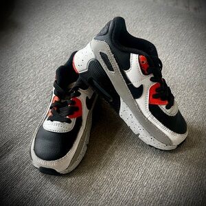 Nike Air Max 90 Sneakers